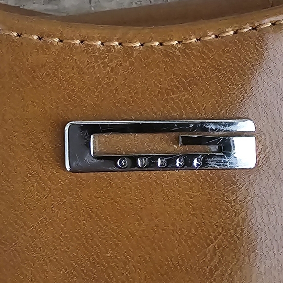 638 Guess Half Moon Small Clutch Caramel Handle Purse - Picture 2 of 7